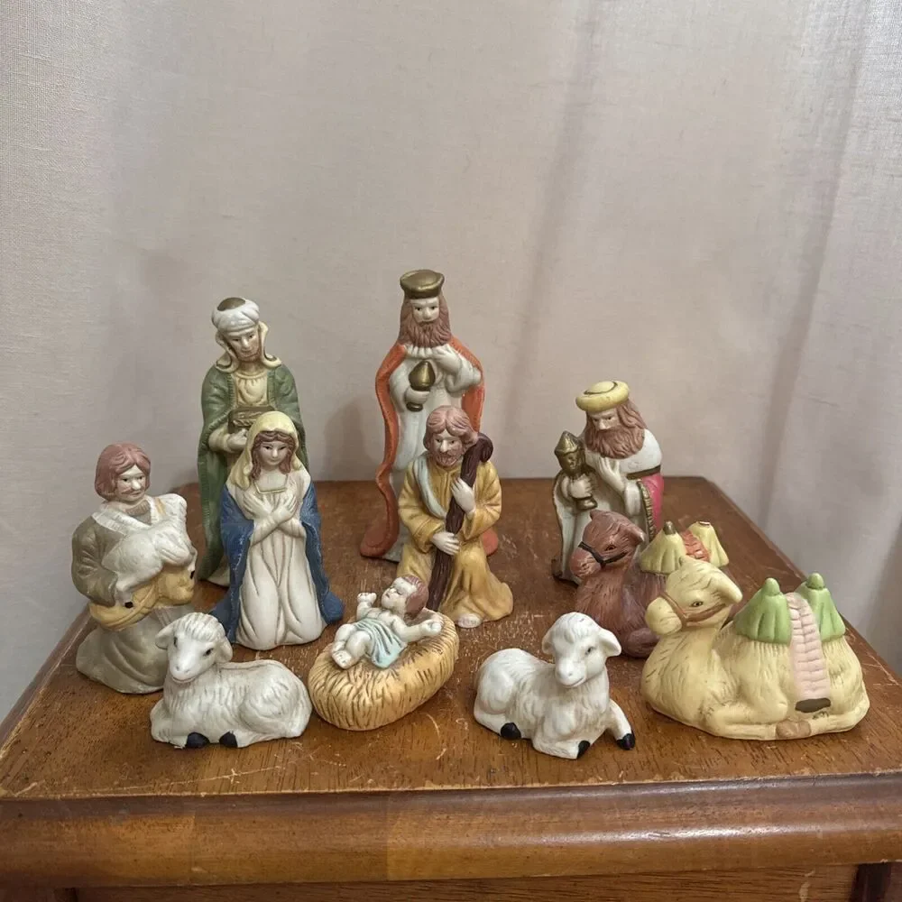 Vintage Seasonal Specialties Classic Ceramic Nativity 11pc Nativity Set With Box